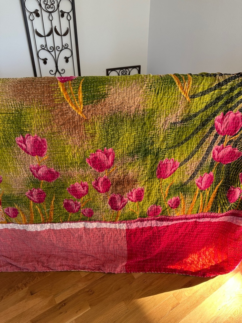 K58 Vibrant Tulip Floral Reversible Twin Kantha Quilt - Picture 2 of 4